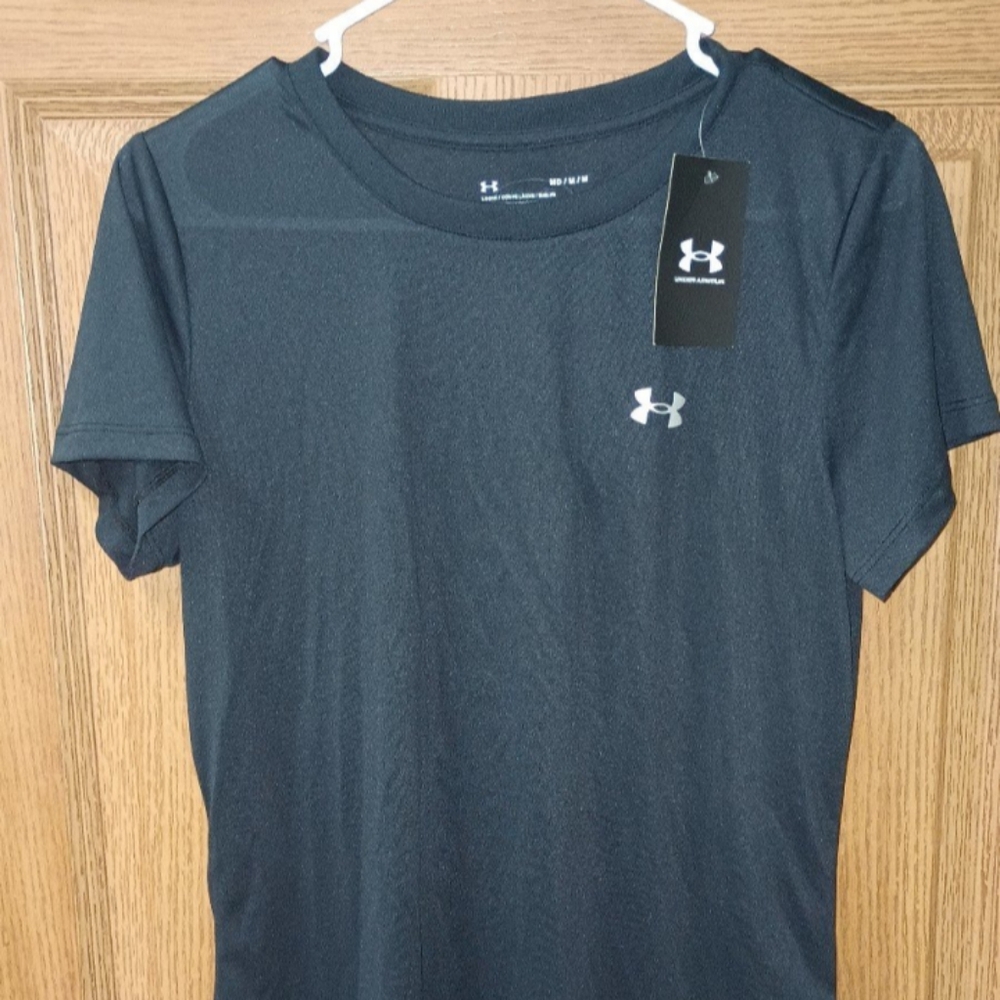 Women's Med. Under Armour HeatGear top
